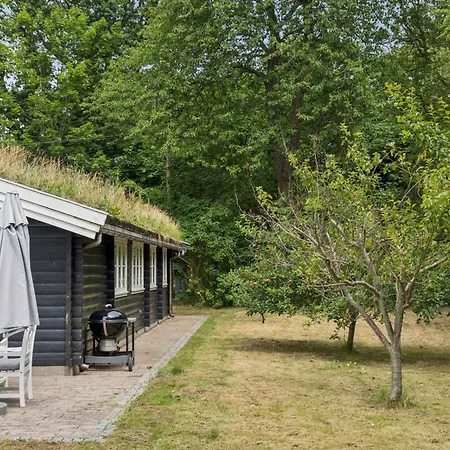 Hébergement de vacances Log House In 150 M To The *