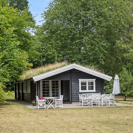 Log House In 150 M To The * Dronningmølle
