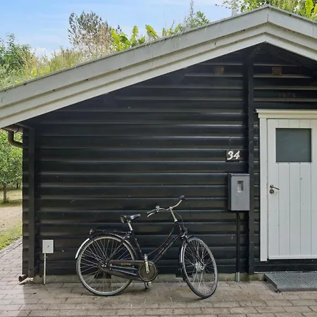 Log House In 150 M To The Holiday home *