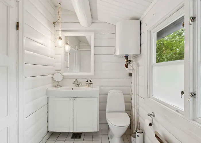 Semesterbostad Log House In 150 M To The