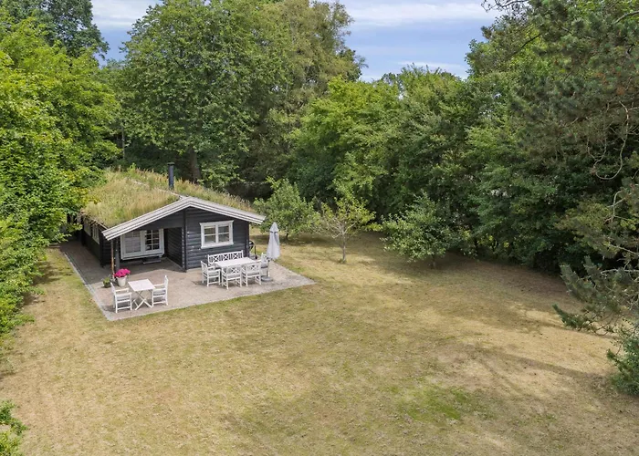 Log House In 150 M To The Dronningmølle